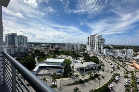 Commercial property in Hollywood, Florida № 2183213 - photo 2