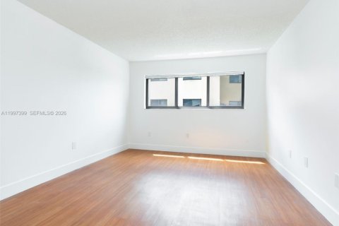 Снять в аренду квартиру в Хайалиа, Флорида 2 спальни, 1493.4м2, № 2059288 - фото 16