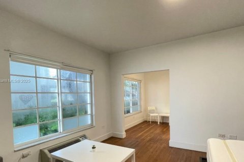 Appartement à louer à Miami Beach, Floride: 46.45 m2 № 1927938 - photo 2