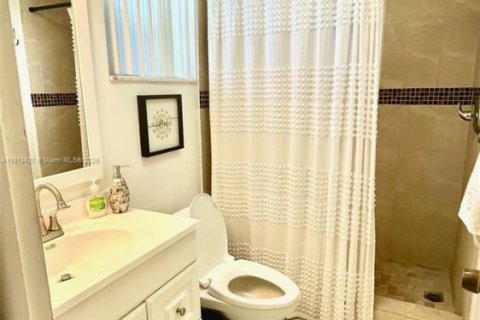 Condominio en venta en Hollywood, Florida, 1 dormitorio, 66.89 m2 № 1938136 - foto 8