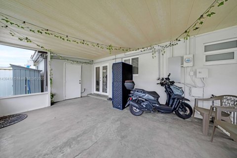 Casa en venta en Hialeah, Florida, 3 dormitorios, 86.96 m2 № 1812149 - foto 18