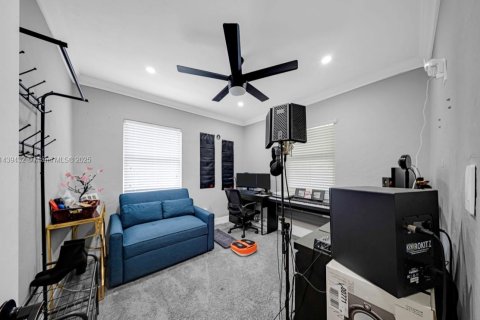 Casa en venta en Hialeah, Florida, 3 dormitorios, 86.96 m2 № 1812149 - foto 13