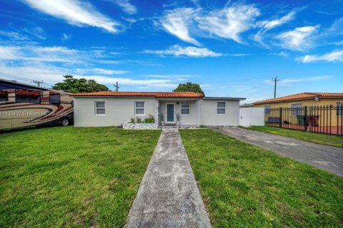 Casa en venta en Hialeah, Florida, 3 dormitorios, 86.96 m2 № 1812149 - foto 1