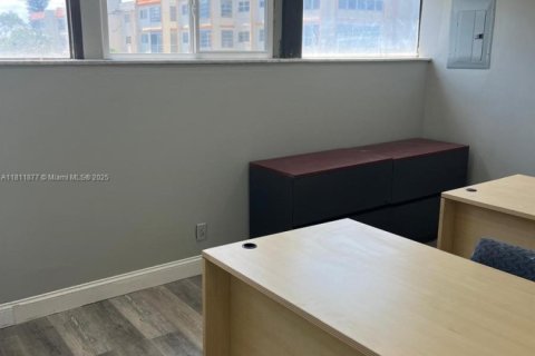 Commercial property in Lauderhill, Florida № 2020574 - photo 8