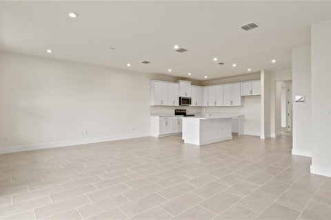 House in Mount Dora, Florida 3 bedrooms, 189.06 sq.m. № 2316535 - photo 12