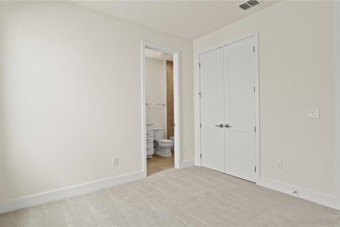 House in Mount Dora, Florida 3 bedrooms, 189.06 sq.m. № 2316535 - photo 26
