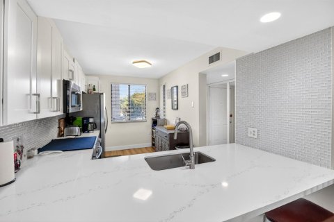 Copropriété à vendre à West Palm Beach, Floride: 2 chambres, 133.5 m2 № 2083148 - photo 11