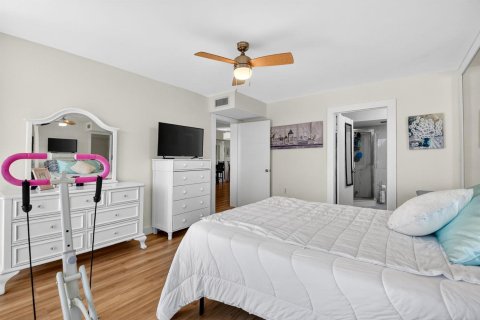 Copropriété à vendre à West Palm Beach, Floride: 2 chambres, 133.5 m2 № 2083148 - photo 19