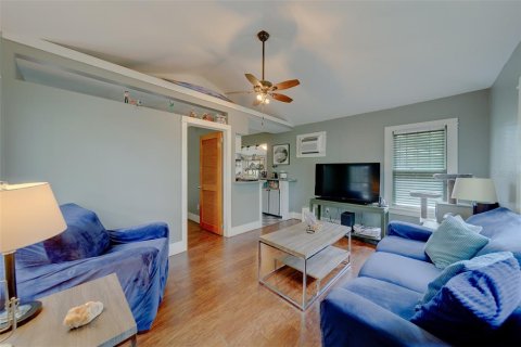 Immobilier commercial à vendre à Largo, Floride: 6 chambres, 242.66 m2 № 1915608 - photo 30