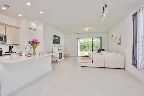 House in Loxahatchee Groves, Florida 3 bedrooms, 196.02 sq.m. № 2190711 - photo 5