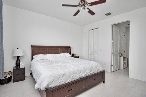 House in Loxahatchee Groves, Florida 3 bedrooms, 196.02 sq.m. № 2190711 - photo 19