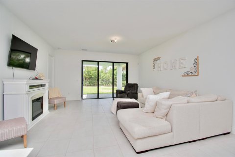 House in Loxahatchee Groves, Florida 3 bedrooms, 196.02 sq.m. № 2190711 - photo 6