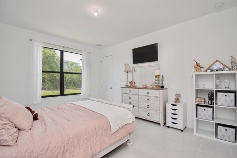 House in Loxahatchee Groves, Florida 3 bedrooms, 196.02 sq.m. № 2190711 - photo 12