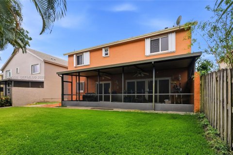 House in Pembroke Pines, Florida 5 bedrooms, 261.52 sq.m. № 2044778 - photo 21