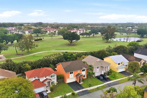 House in Pembroke Pines, Florida 5 bedrooms, 261.52 sq.m. № 2044778 - photo 20