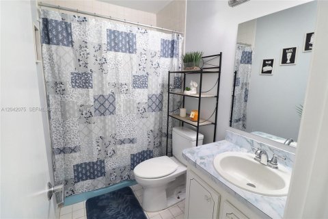 House in Delray Beach, Florida 2 bedrooms, 127.55 sq.m. № 2184306 - photo 14