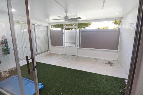 House in Delray Beach, Florida 2 bedrooms, 127.55 sq.m. № 2184306 - photo 22