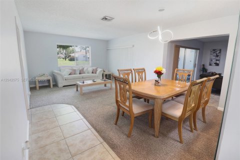 House in Delray Beach, Florida 2 bedrooms, 127.55 sq.m. № 2184306 - photo 18