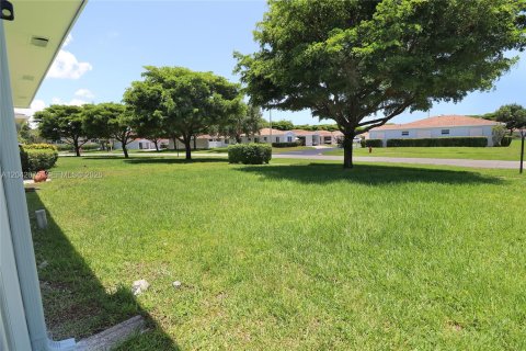 House in Delray Beach, Florida 2 bedrooms, 127.55 sq.m. № 2184306 - photo 24