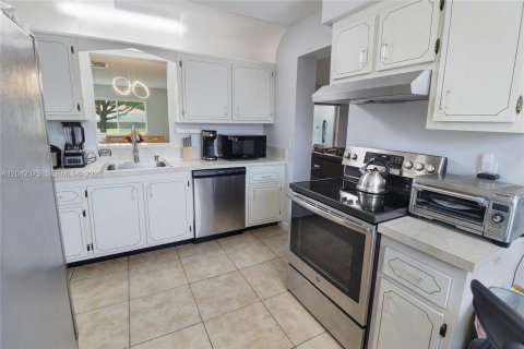 House in Delray Beach, Florida 2 bedrooms, 127.55 sq.m. № 2184306 - photo 8