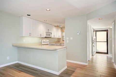 Condo in Sarasota, Florida, 2 bedrooms № 2238866 - photo 10