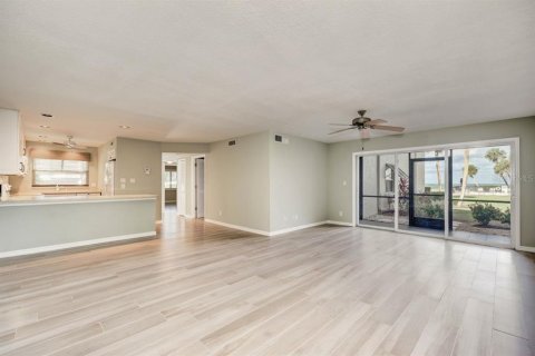 Condo in Sarasota, Florida, 2 bedrooms № 2238866 - photo 21