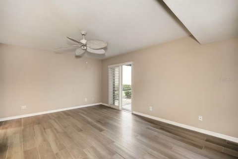 Condo in Sarasota, Florida, 2 bedrooms № 2238866 - photo 18