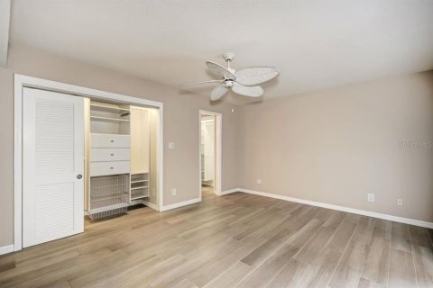Condo in Sarasota, Florida, 2 bedrooms № 2238866 - photo 23