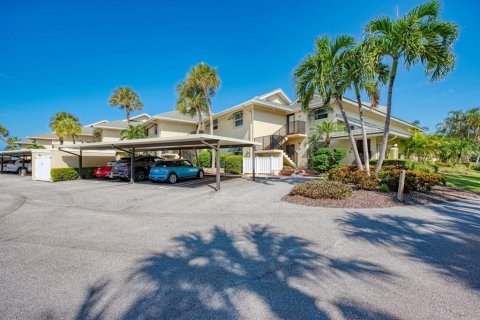 Condo in Sarasota, Florida, 2 bedrooms № 2238866 - photo 3