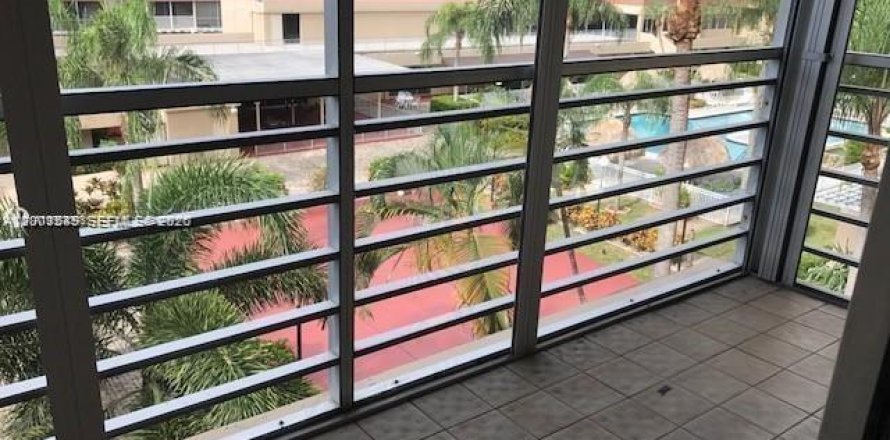 Condo in Plantation, Florida, 2 bedrooms  № 2065695