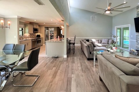 Casa en alquiler en Gainesville, Florida, 3 dormitorios, 164.62 m2 № 1870886 - foto 3