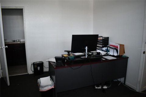 Commercial property in Tampa, Florida № 2212433 - photo 28