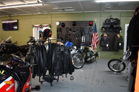 Commercial property in Tampa, Florida № 2212433 - photo 22