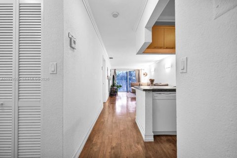 Copropriété à louer à Miami, Floride: 1 chambre, 65.87 m2 № 1997582 - photo 13