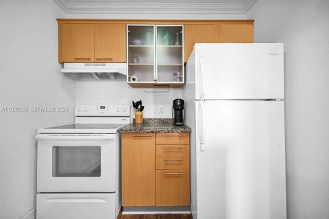 Copropriété à louer à Miami, Floride: 1 chambre, 65.87 m2 № 1997582 - photo 6