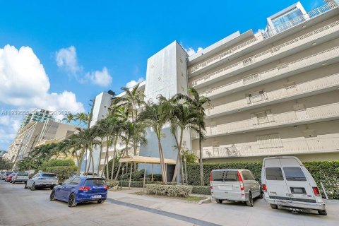 Copropriété à louer à Miami, Floride: 1 chambre, 65.87 m2 № 1997582 - photo 21