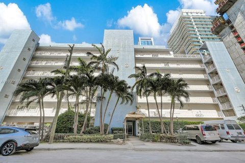 Copropriété à louer à Miami, Floride: 1 chambre, 65.87 m2 № 1997582 - photo 22