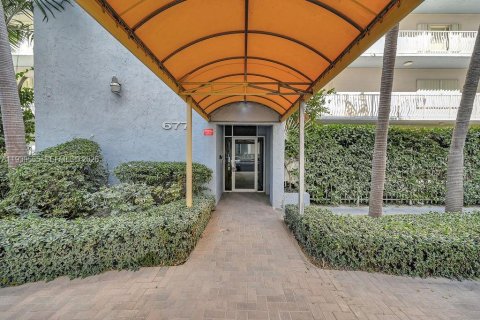 Copropriété à louer à Miami, Floride: 1 chambre, 65.87 m2 № 1997582 - photo 19