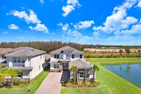 Villa ou maison à vendre à Wesley Chapel, Floride: 5 chambres, 312.62 m2 № 1589598 - photo 5