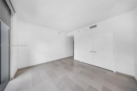 Condo in Miami, Florida, 3 bedrooms  № 1966081 - photo 30