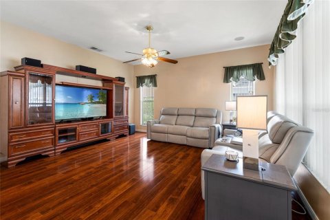 House in Wesley Chapel, Florida 4 bedrooms, 206.89 sq.m. № 1772840 - photo 17