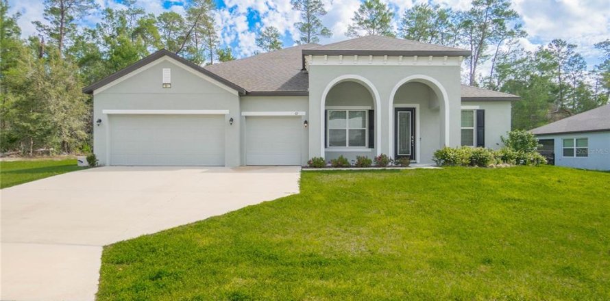House in Homosassa, Florida 4 bedrooms, 284.28 sq.m. № 2157841