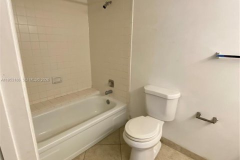 Снять в аренду кондоминиум в Уэст-Палм-Бич, Флорида 1 спальня, № 2008873 - фото 18