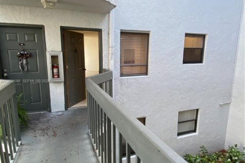 Снять в аренду кондоминиум в Уэст-Палм-Бич, Флорида 1 спальня, № 2008873 - фото 6