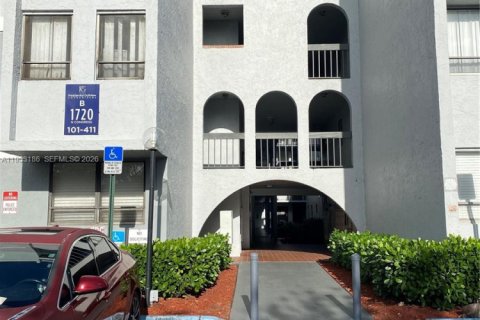 Кондоминиум с 1 спальней в Уэст-Палм-Бич, Флорида № 2008873