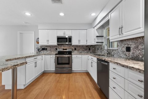 Купить виллу или дом в Веллингтон, Флорида 6 комнат, 157.93м2, № 2086026 - фото 13