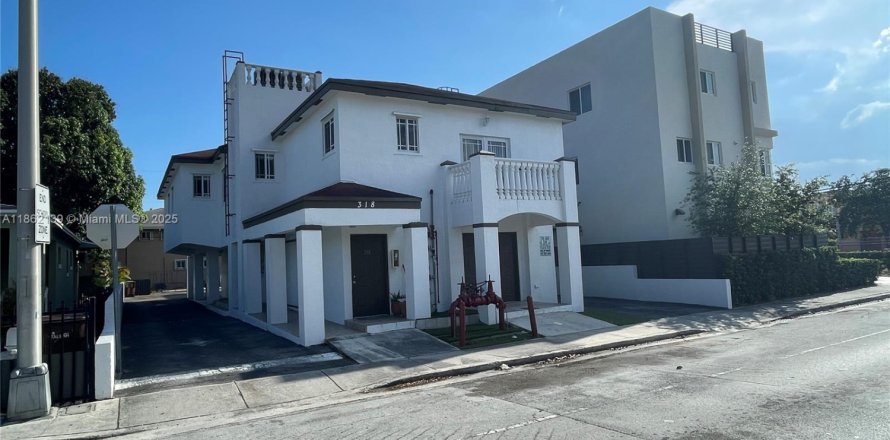 Touwnhouse à Hialeah, Floride 2 chambres, 83.61 m2 № 1892026