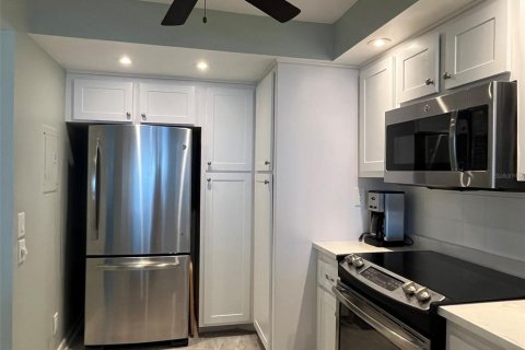 Condo in Saint Petersburg, Florida, 1 bedroom  № 1789909 - photo 8