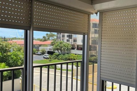 Condo in Saint Petersburg, Florida, 1 bedroom  № 1789909 - photo 29