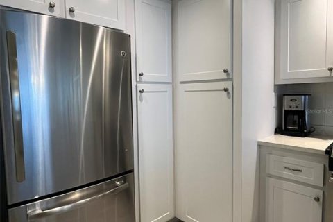 Condo in Saint Petersburg, Florida, 1 bedroom  № 1789909 - photo 9
